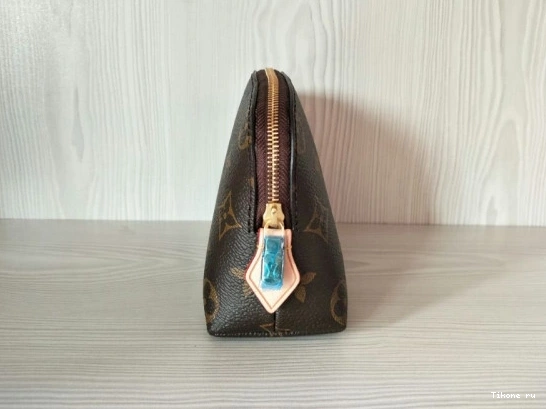 Affordable VUITTON LOUIS POUCH COSMETIC 0819